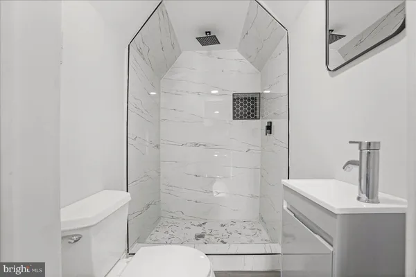 $430,000 | 2910 Berwick Avenue, Baltimore, MD 21234