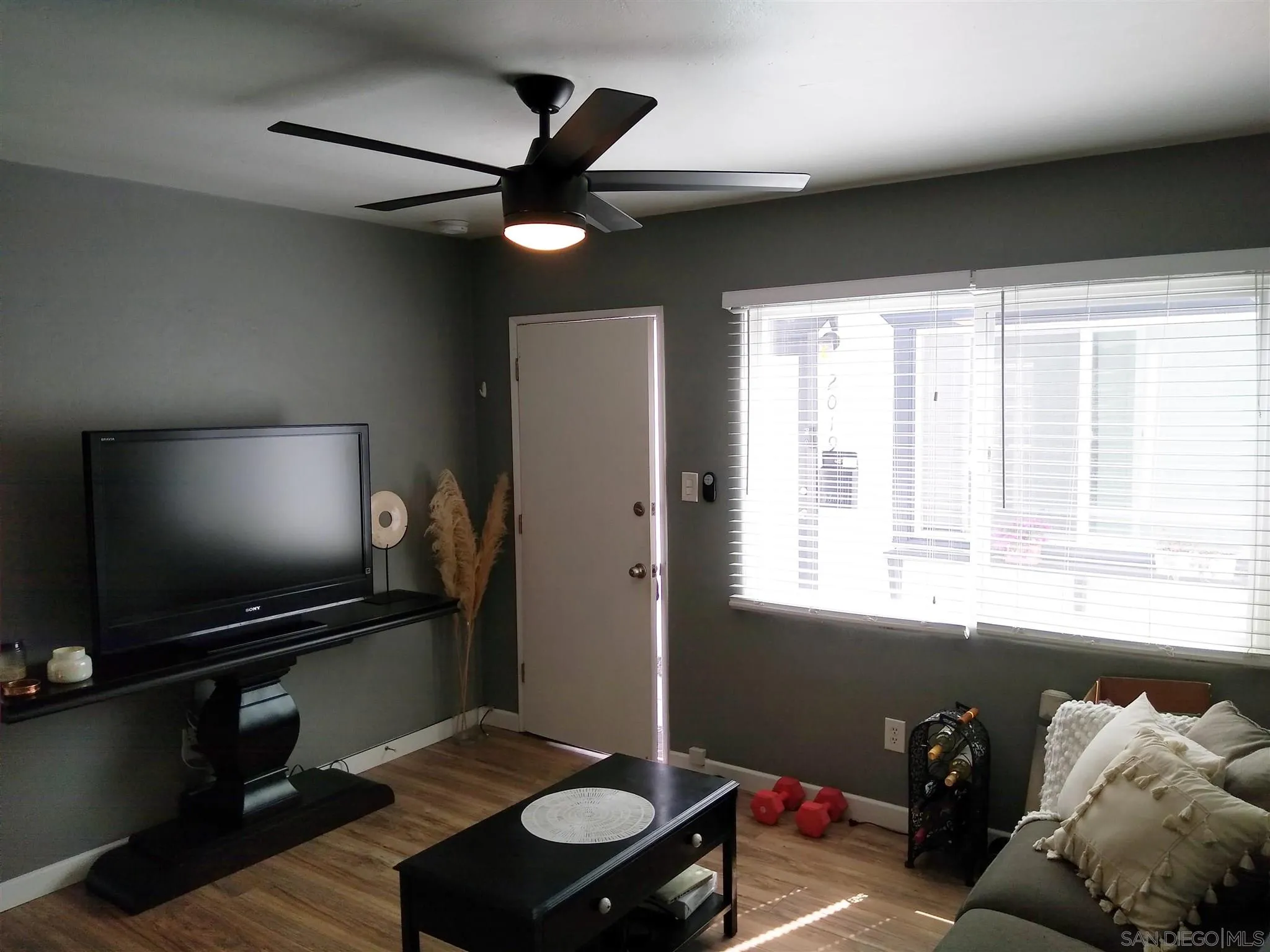 2015 Reed Avenue San Diego, CA 92109 - Photo 7 of 9