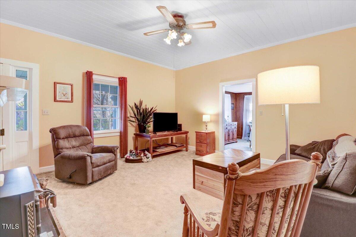 9752 Hawley Road Kenly, NC 27542 - Photo 8 of 46 Living Room
