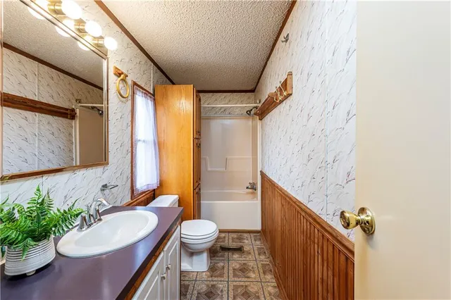 $199,000 | 303 Mt Manor Road, Manor, PA 15665