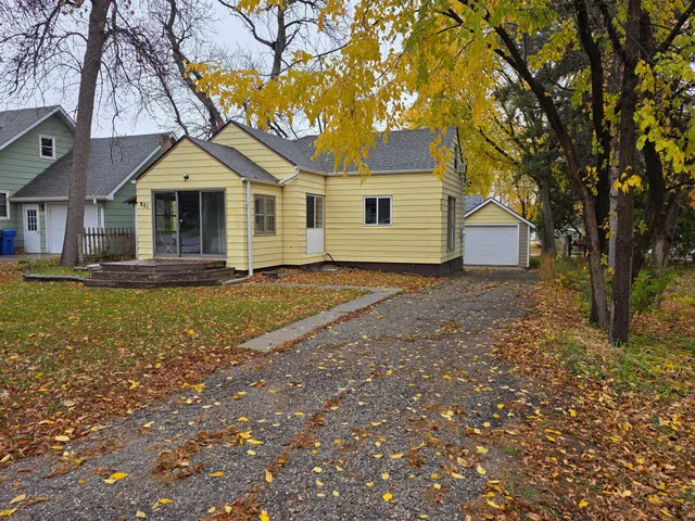 $130,000 | 821 7th Street Southwest, Pipestone, MN 56164