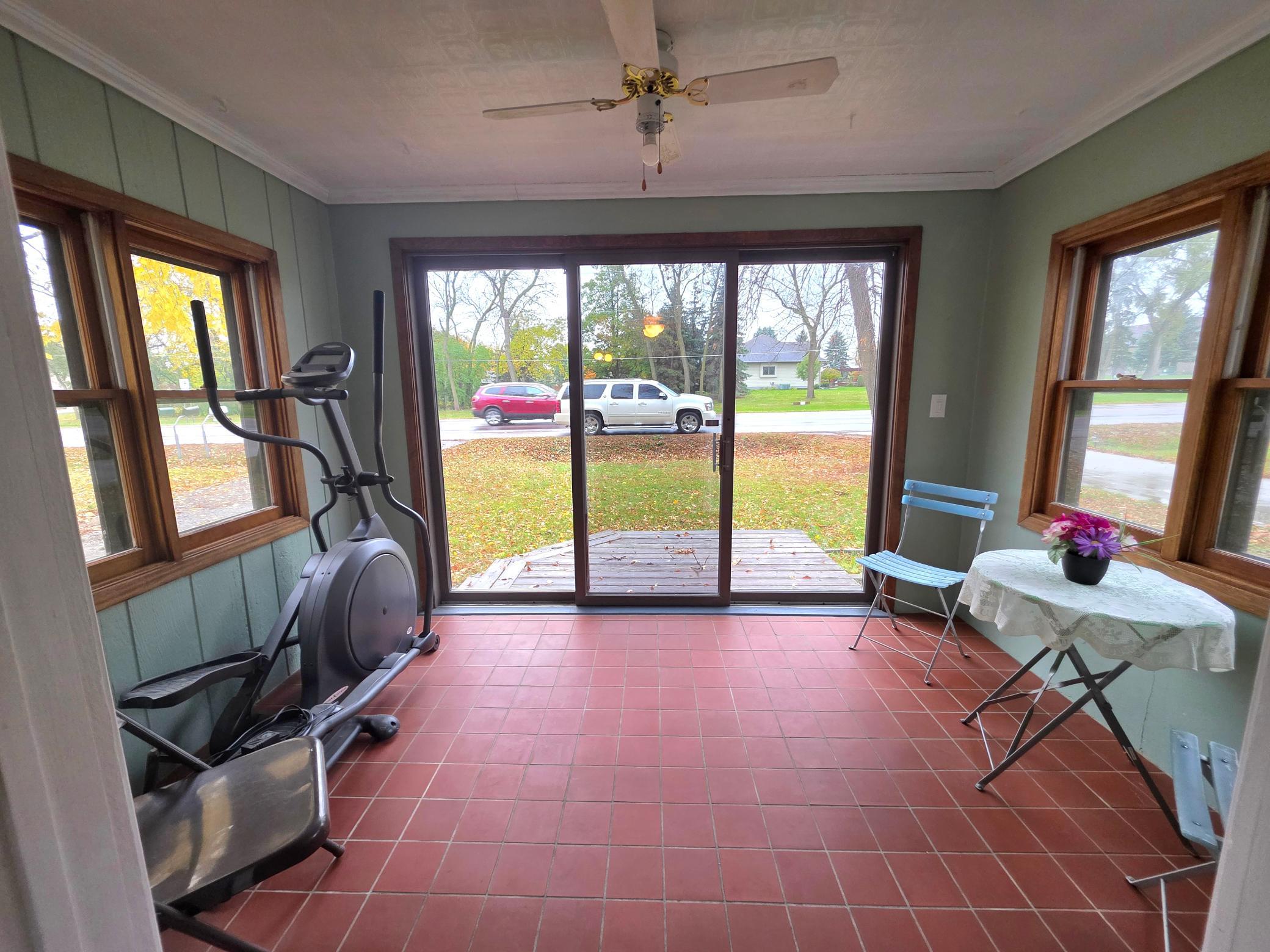 821 7th Street Southwest Pipestone, MN 56164 - Photo 3 of 22