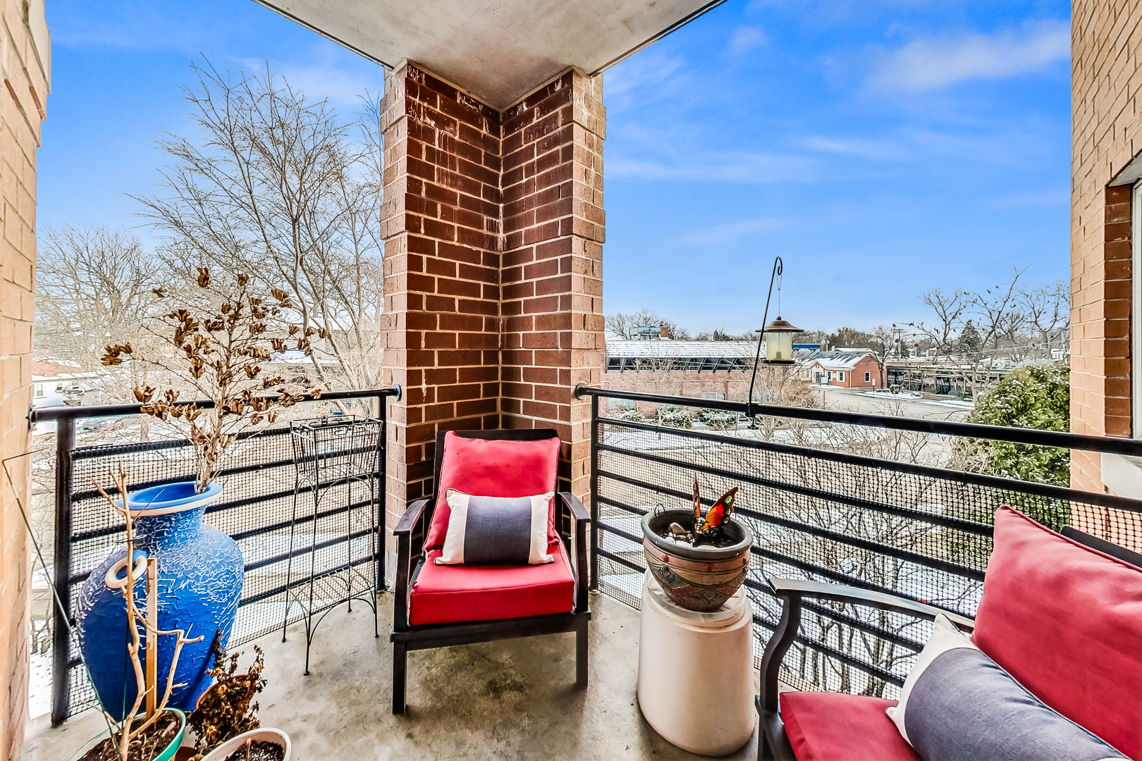 911 Busse Highway, Unit 204 Park Ridge, IL 60068 - Photo 24 of 31 a view of balcony with furniture
