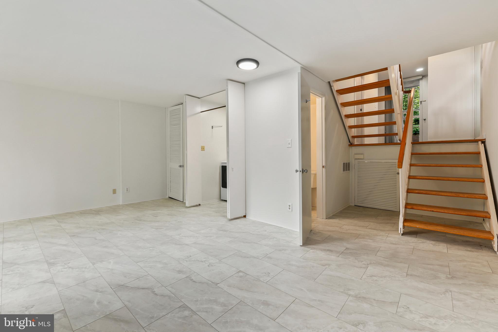 1672 Chimney House Road Reston, VA 20190 - Photo 25 of 62 Gallery Image 25