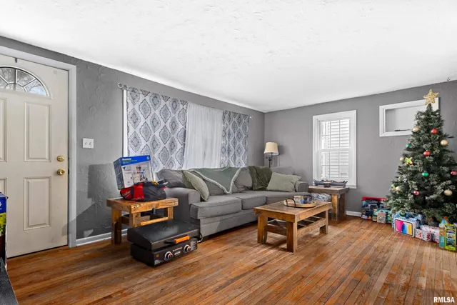 $134,900 | 124 North 1st Street, Hanna City, IL 61536