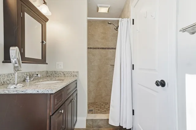 $3,300 | 597 Sea Street, Unit 2, Quincy, MA 02169