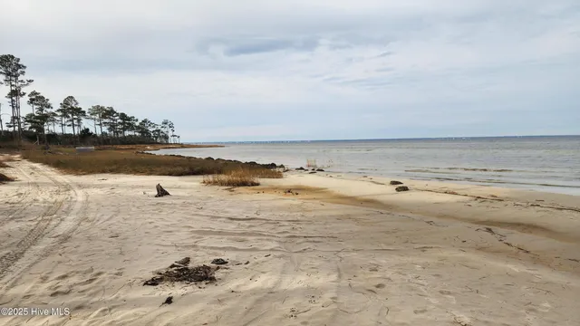 $300,000 | 187 Pamlico Parkway, Beaufort, NC 28516