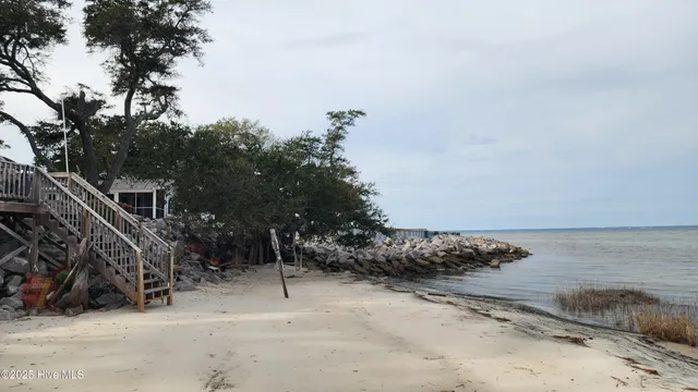 $300,000 | 187 Pamlico Parkway, Beaufort, NC 28516