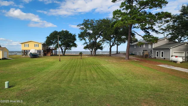 $300,000 | 187 Pamlico Parkway, Beaufort, NC 28516
