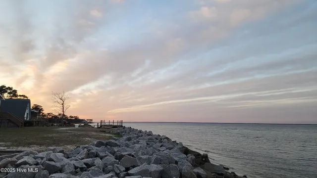 $300,000 | 187 Pamlico Parkway, Beaufort, NC 28516