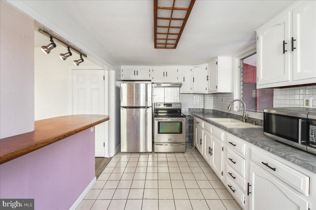 4130 Garrett Road Drexel Hill, PA 19026 - Photo 8 of 34