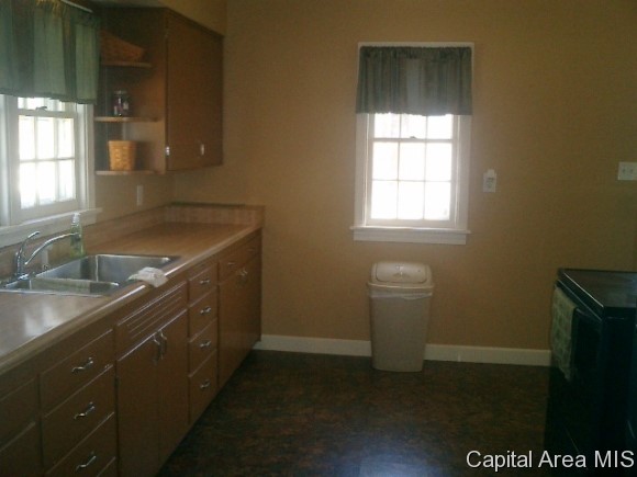 72 East Hazel Dell Lane Springfield, IL 62712 - Photo 7 of 15 Gallery Image 7