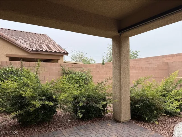 $3,400 | 8797 Pinley Spring Street, Las Vegas, NV 89113