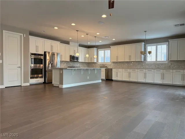 $3,400 | 8797 Pinley Spring Street, Las Vegas, NV 89113