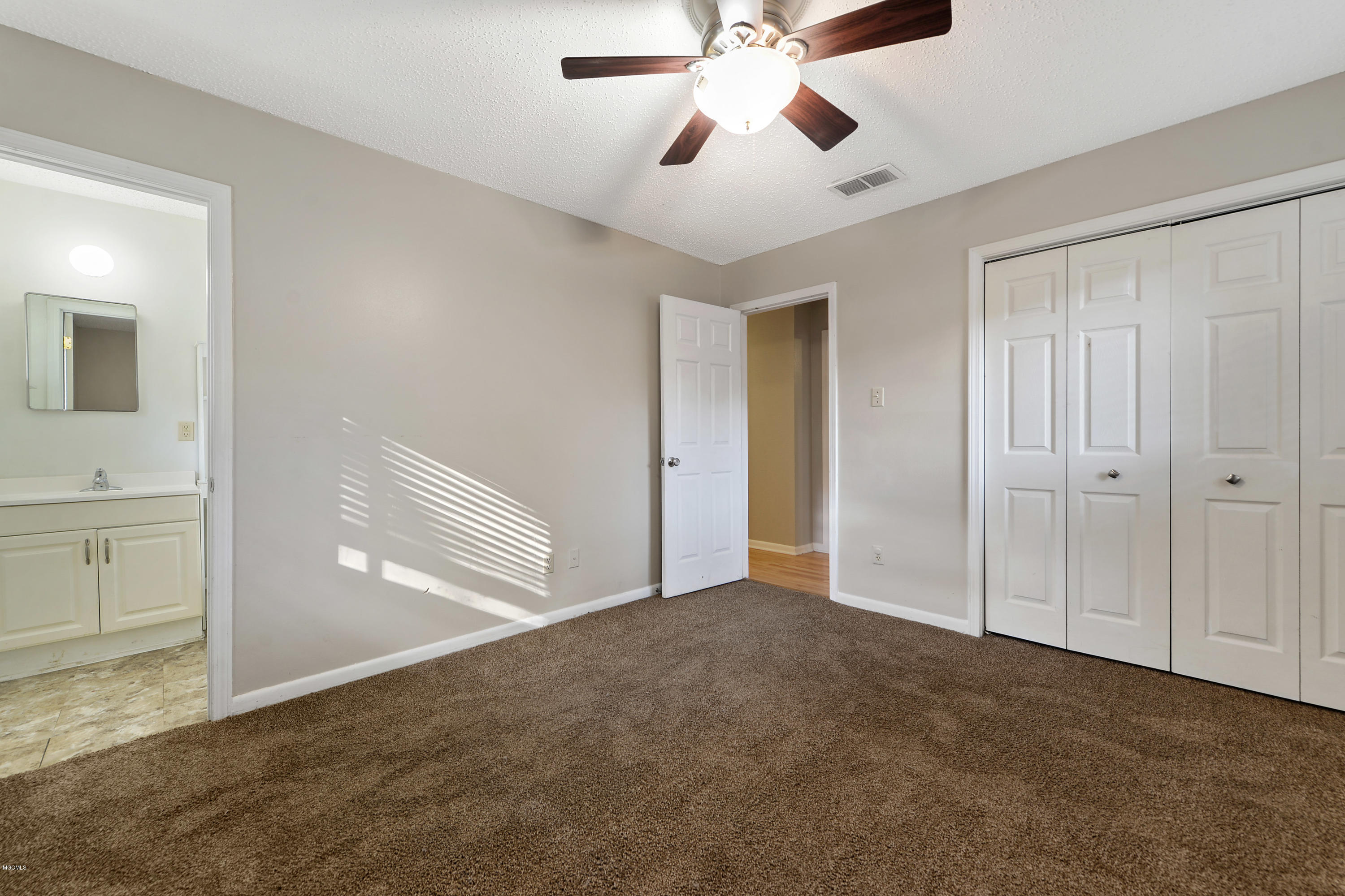 430 Hanley Road Ocean Springs, MS 39564 - Photo 10 of 19 010