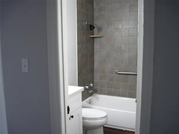 $1,600 | 7522 South Hall Street, Houston, TX 77028