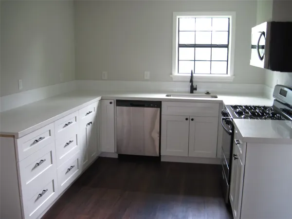 $1,600 | 7522 South Hall Street, Houston, TX 77028