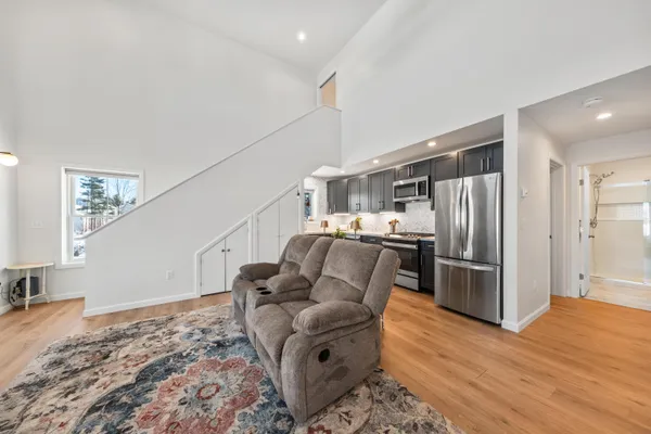 $685,000 | 2 Lovejoy & 4 Autumn Street, Rockland, ME 04841