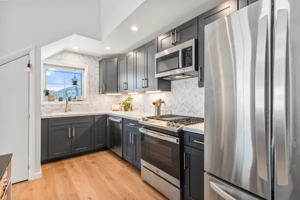 $685,000 | 2 Lovejoy & 4 Autumn Street, Rockland, ME 04841