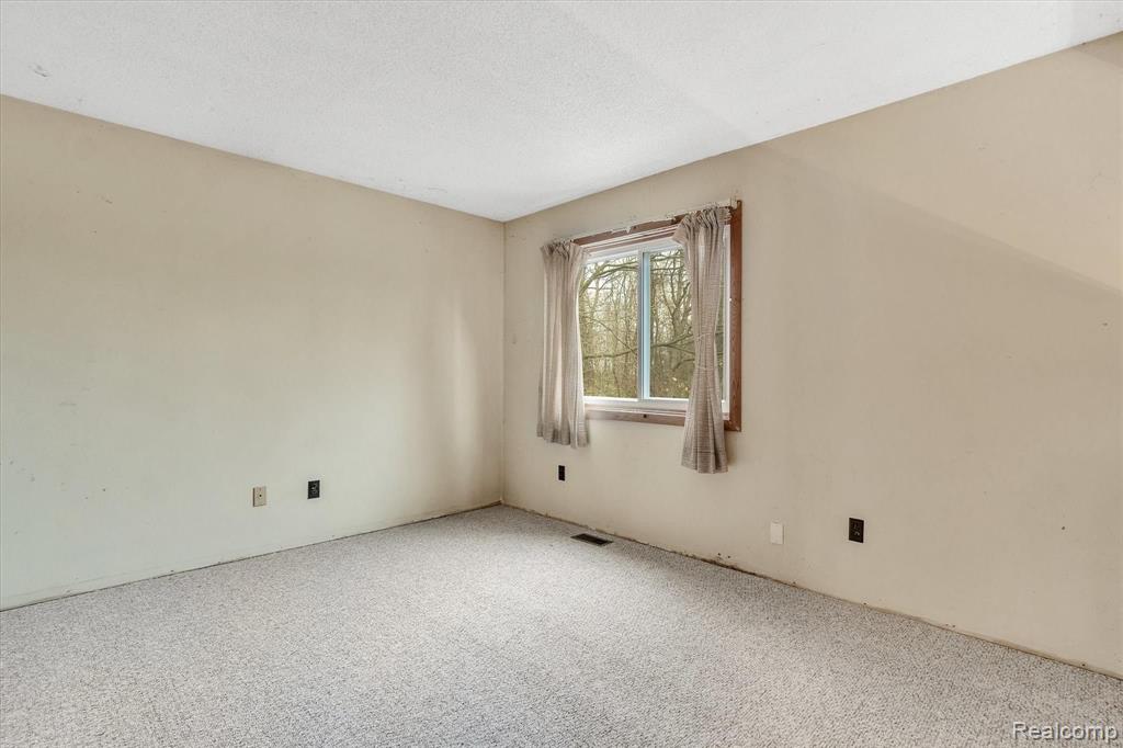 5349 Faussett Road Howell, MI 48855 - Photo 18 of 31 Gallery Image 18