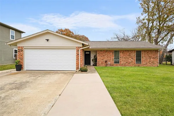 $370,000 | 3304 Huisache Street, Denton, TX 76209