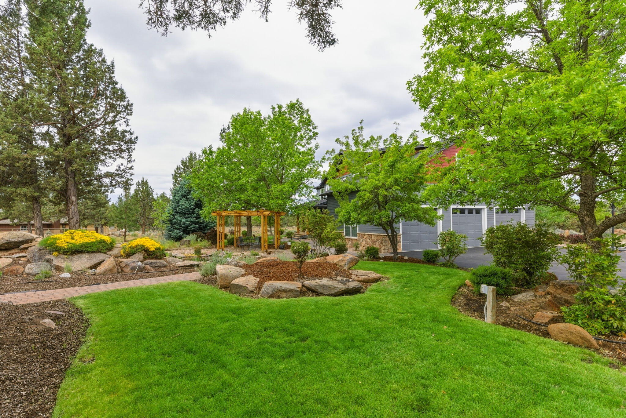 17584 Mountain View Road Sisters, OR 97759 - Photo 7 of 74