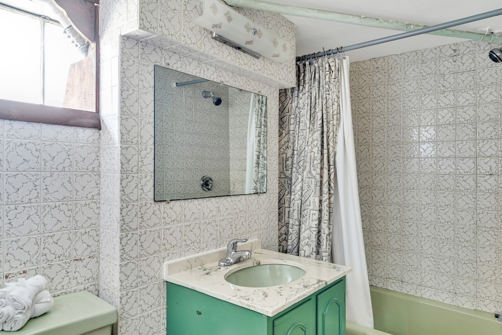 13 Bernard Road Woburn, MA 01801 - Photo 23 of 29 Gallery Image 23