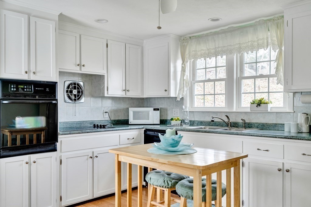 13 Bernard Road Woburn, MA 01801 - Photo 9 of 29 Gallery Image 9