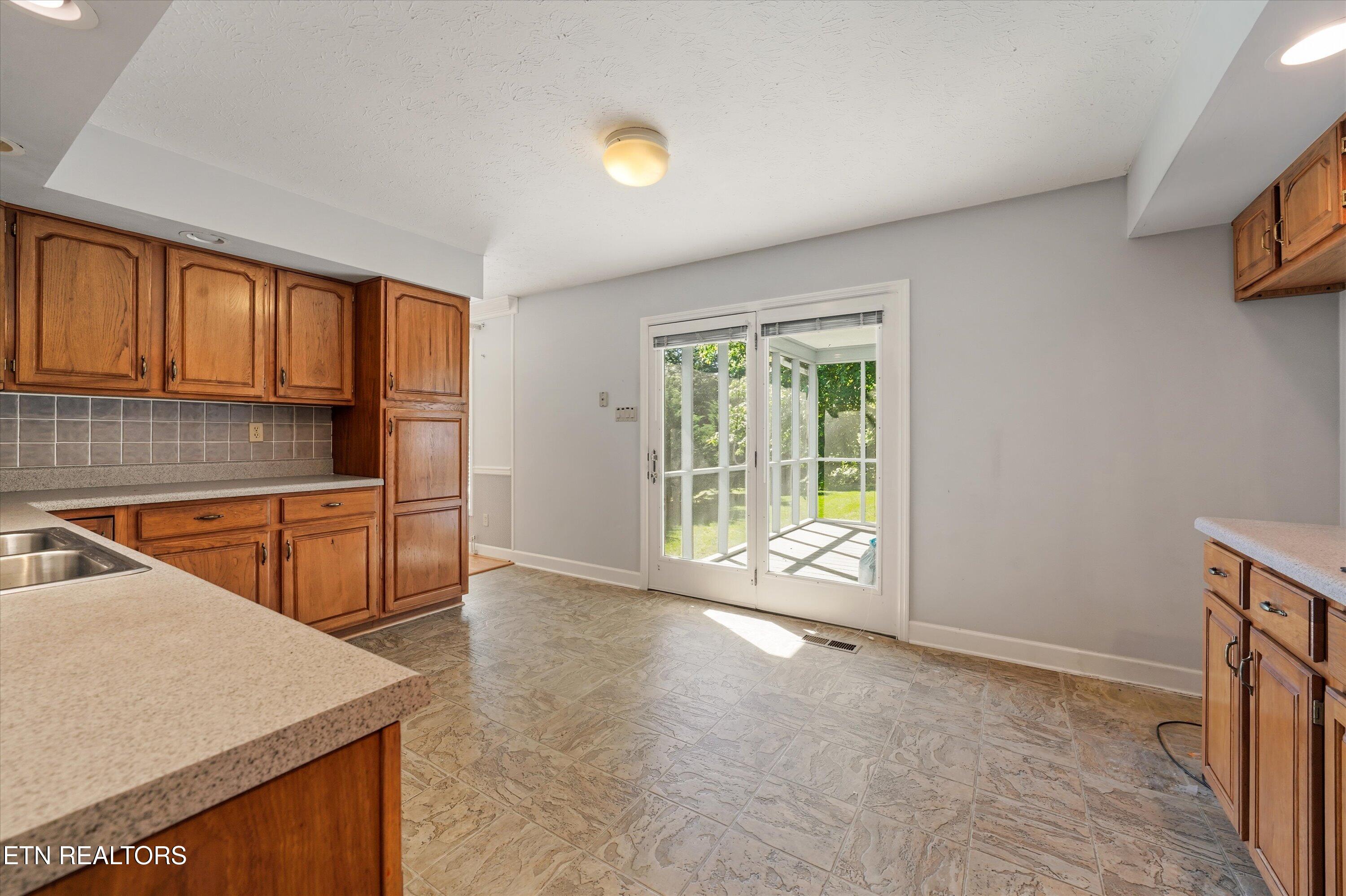 131 Overton Lane Powell, TN 37849 - Photo 13 of 37 15-131 Overton Ln17