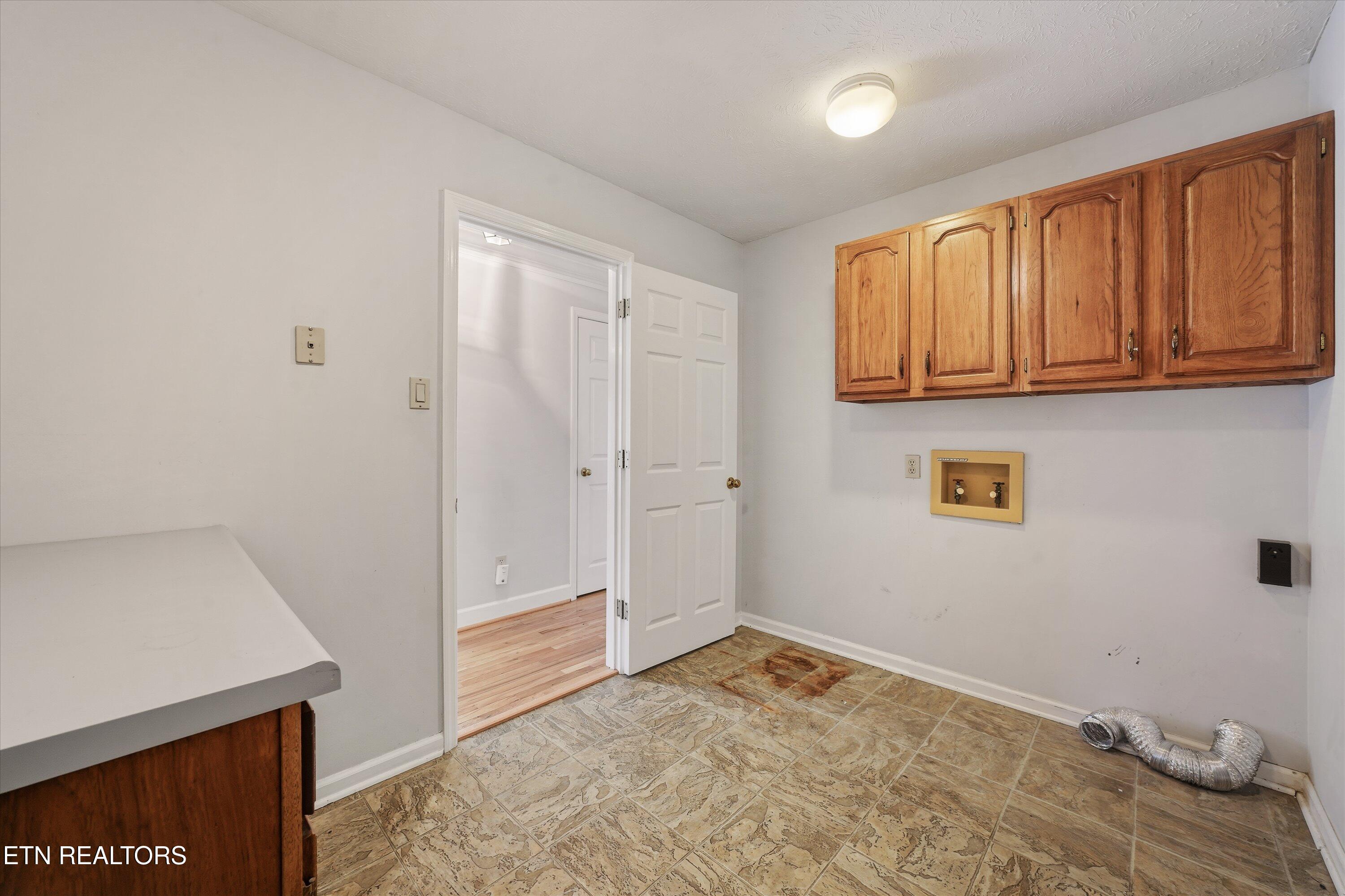 131 Overton Lane Powell, TN 37849 - Photo 16 of 37 24-131 Overton Ln26
