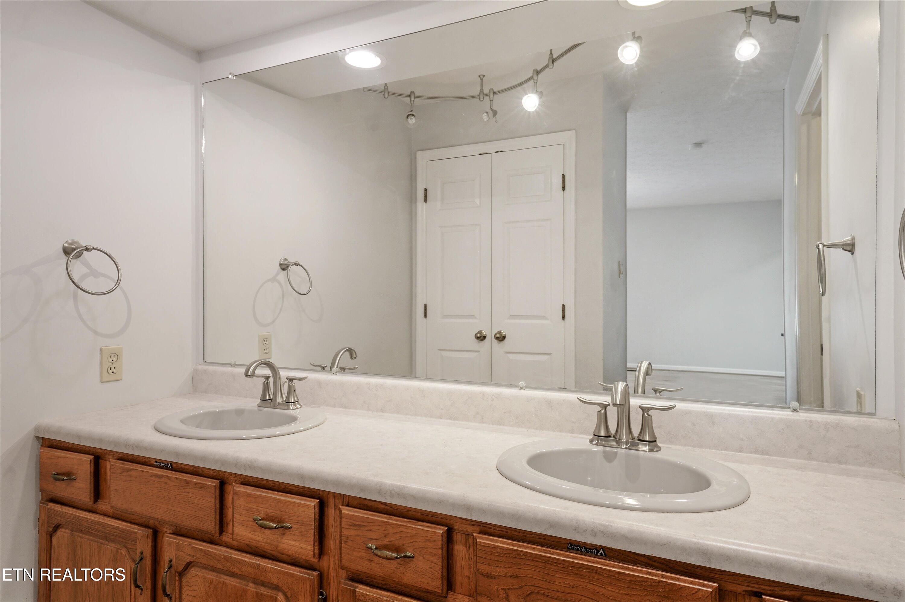 131 Overton Lane Powell, TN 37849 - Photo 19 of 37 28-131 Overton Ln30