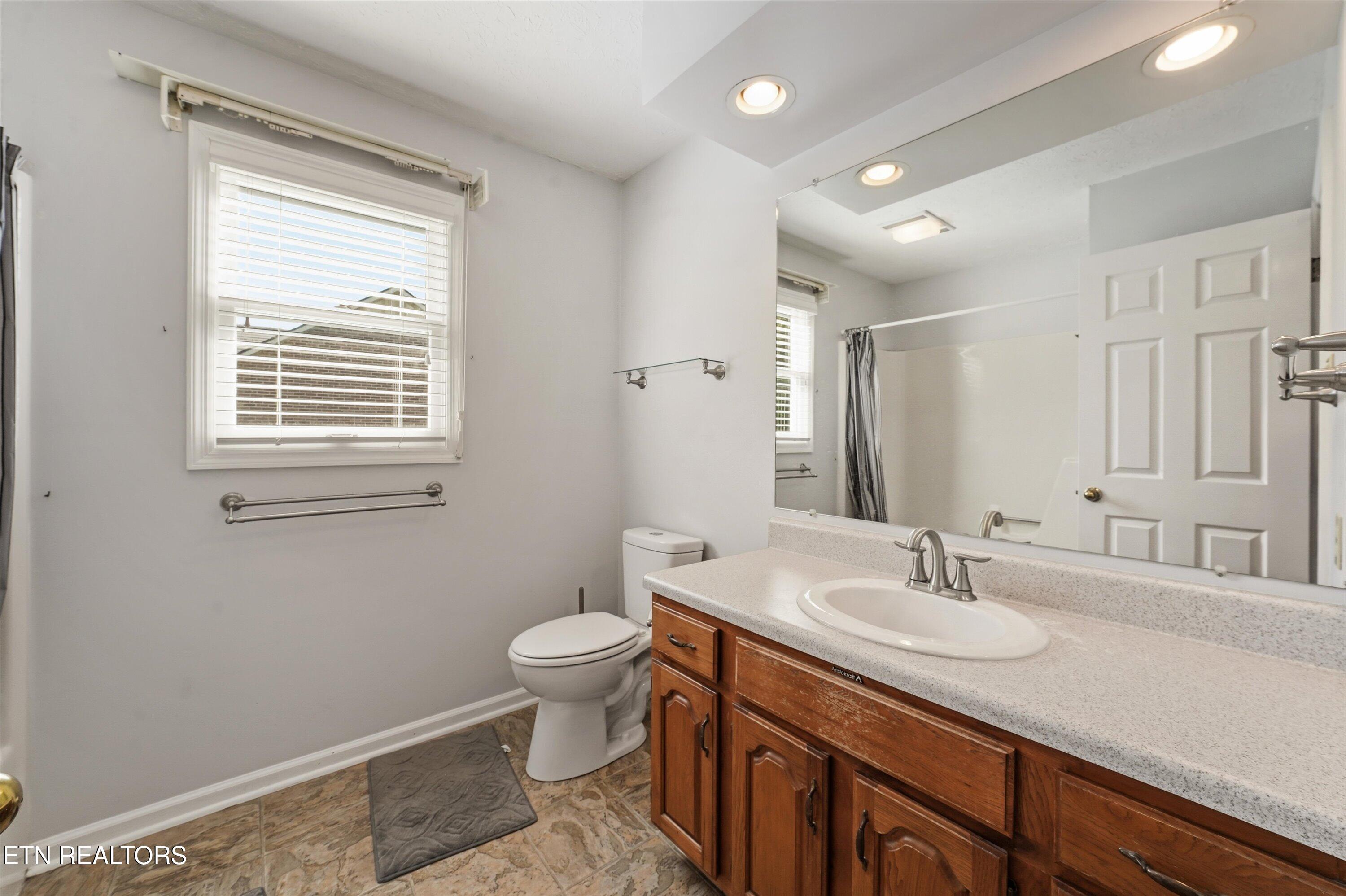131 Overton Lane Powell, TN 37849 - Photo 23 of 37 20-131 Overton Ln22