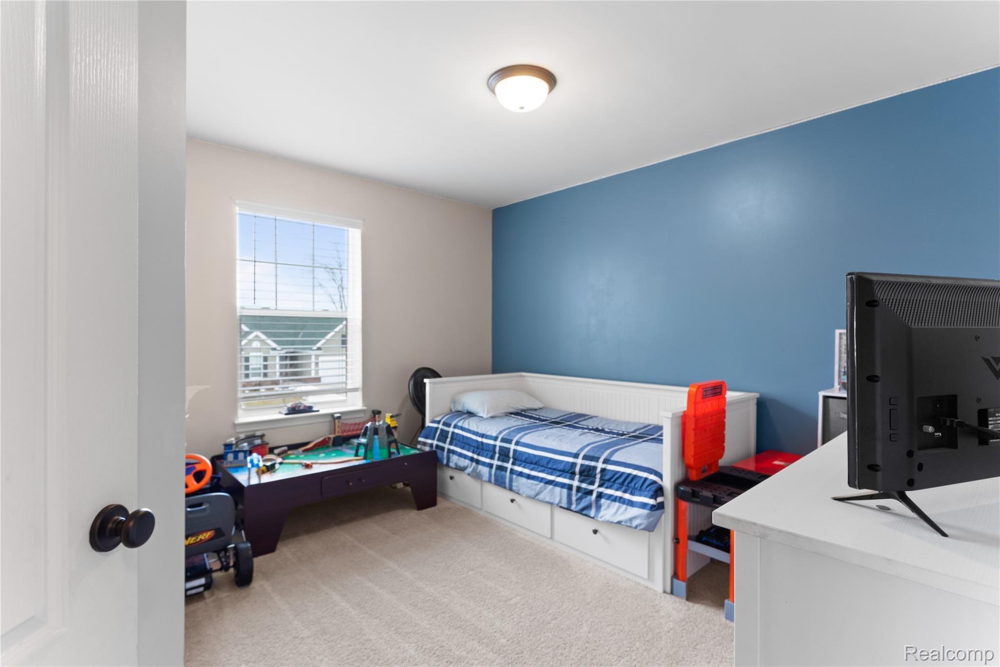 9374 Maple Ridge Drive Newport, MI 48166 - Photo 35 of 47 2nd room