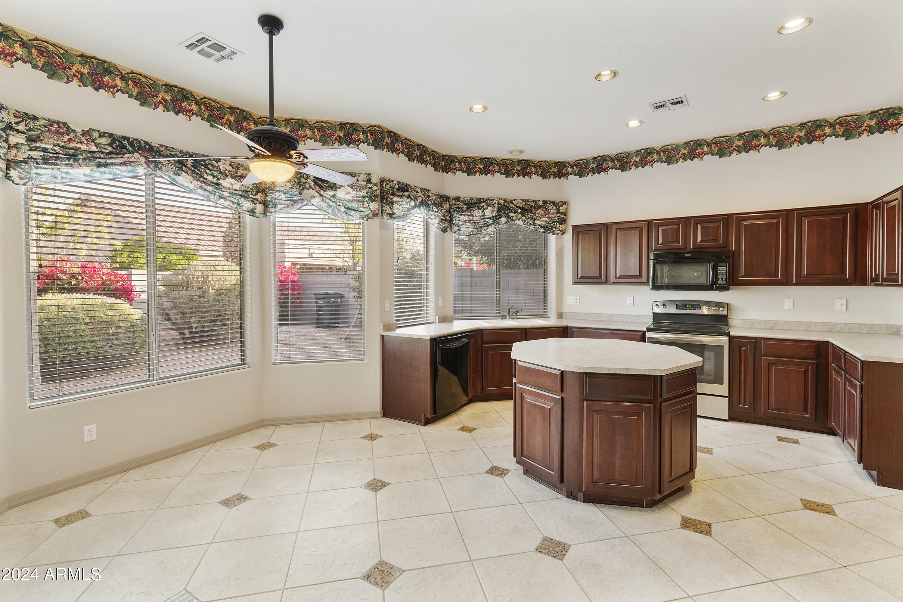 4168 East Walnut Road Gilbert, AZ 85298 - Photo 12 of 54 Kitchen 1