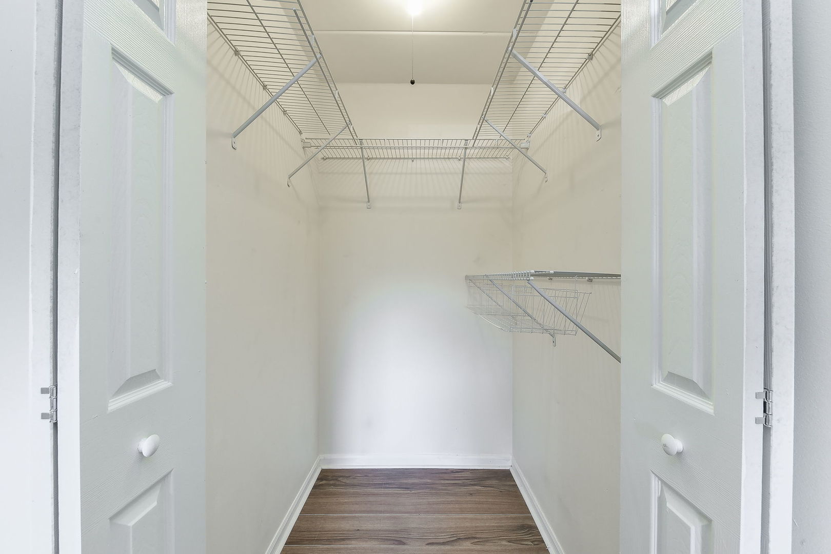 238 East Bailey Road, Unit G Naperville, IL 60565 - Photo 11 of 22 a view of a hallway