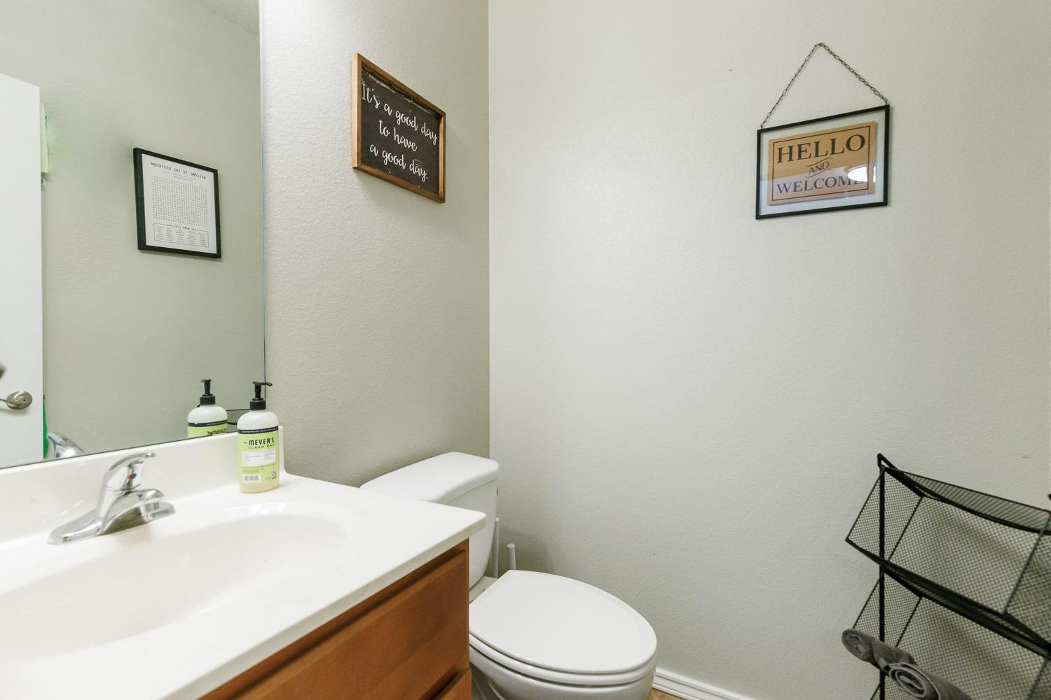 2106 Main Street Lubbock, TX 79401 - Photo 20 of 38 Half Bathroom