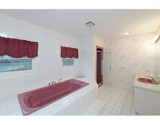 68 Chapman Road Stoughton, MA 02072 - Photo 10 of 14