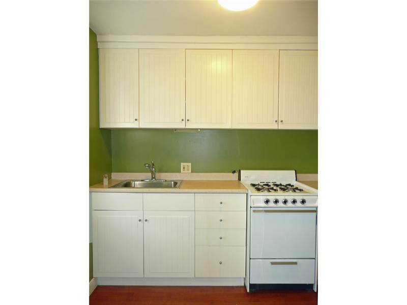 123 Transit Street Providence, RI 02906 - Photo 16 of 25 Kitchen.