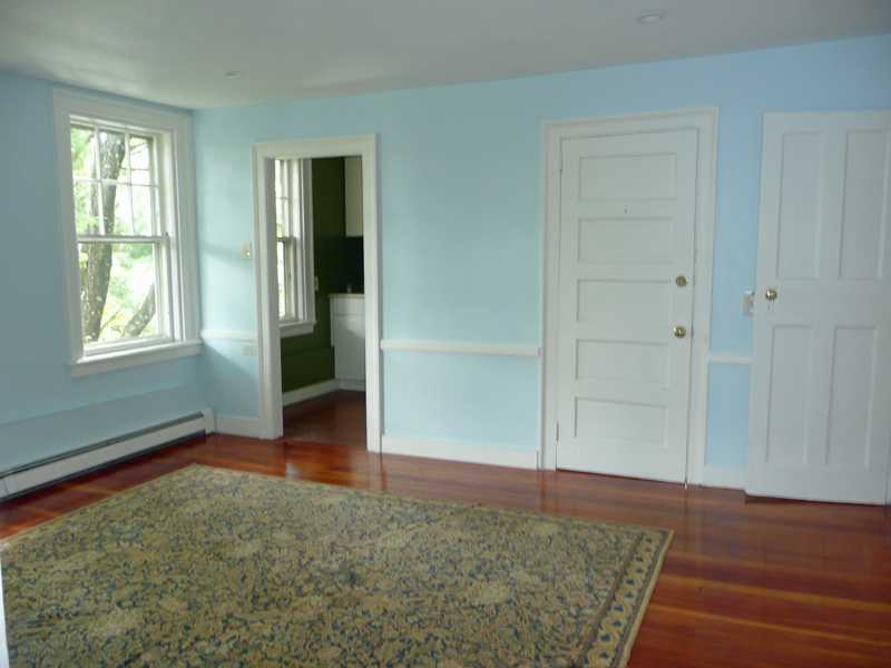 123 Transit Street Providence, RI 02906 - Photo 17 of 25 Living Room.