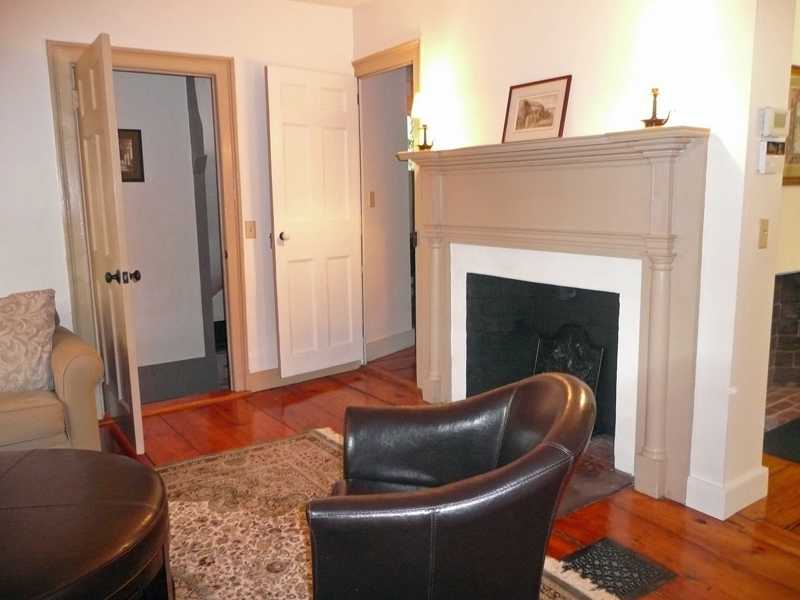 123 Transit Street Providence, RI 02906 - Photo 5 of 25 Living Room.