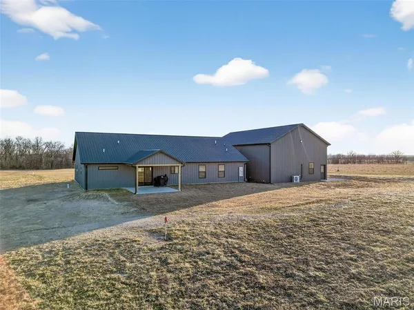 $695,000 | 592 Phelps Lane, Silex, MO 63377