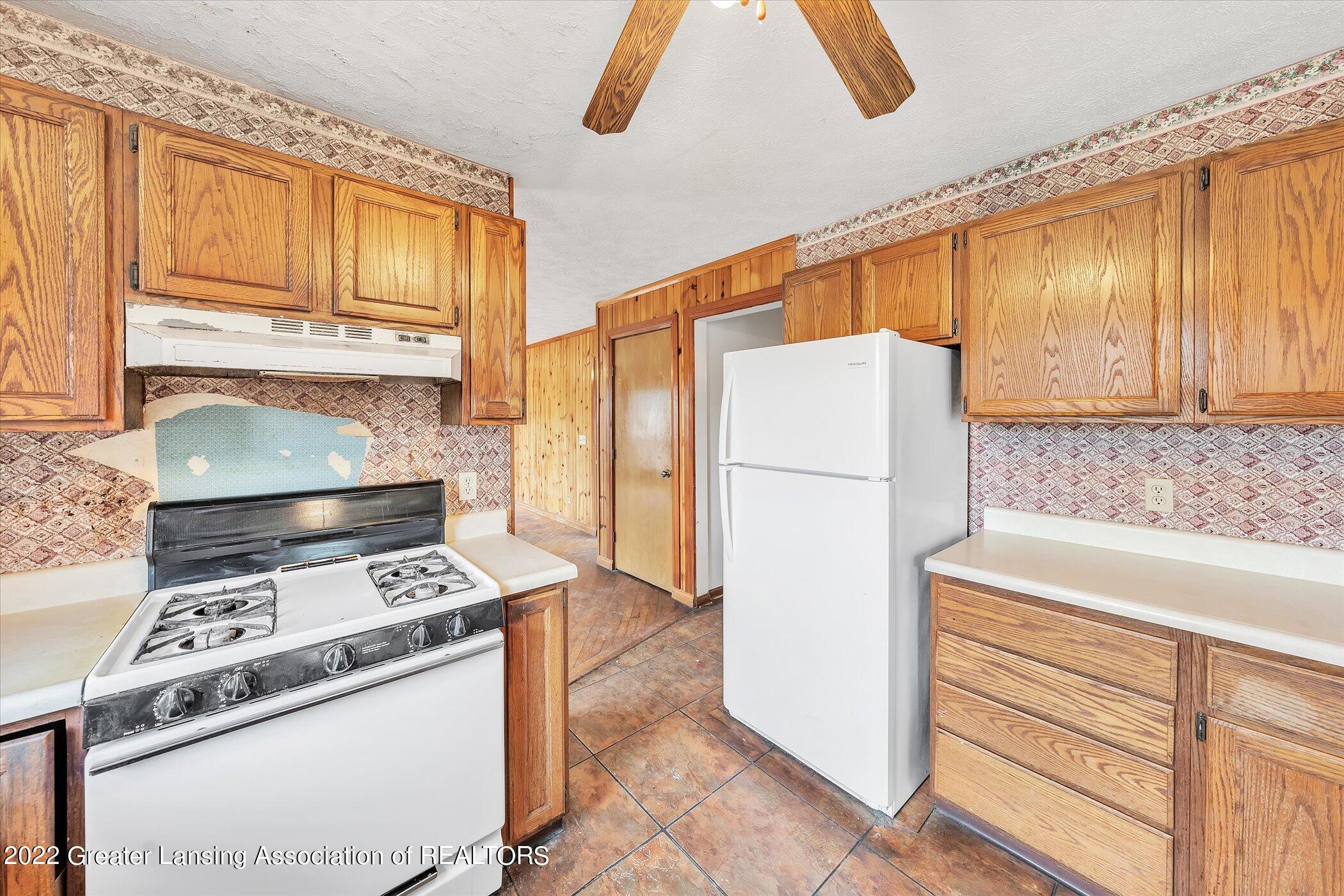 1397 South County Line Road St. Johns, MI 48879 - Photo 17 of 66 15-1397-E-Gratiot-County-Line-Rd-WindowS