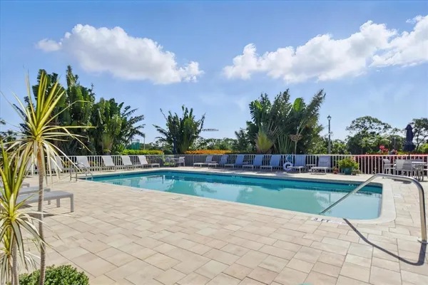 $5,600 | 9320 Clubside Circle, Unit 2310, Sarasota, FL 34238