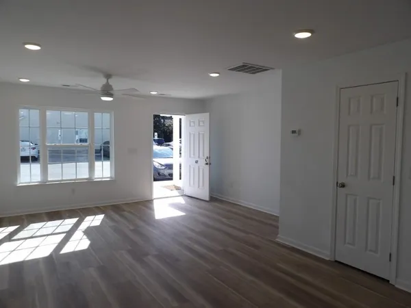 $1,350 | 4116 Horseshoe Road North, Unit 4F, Little River, SC 29566