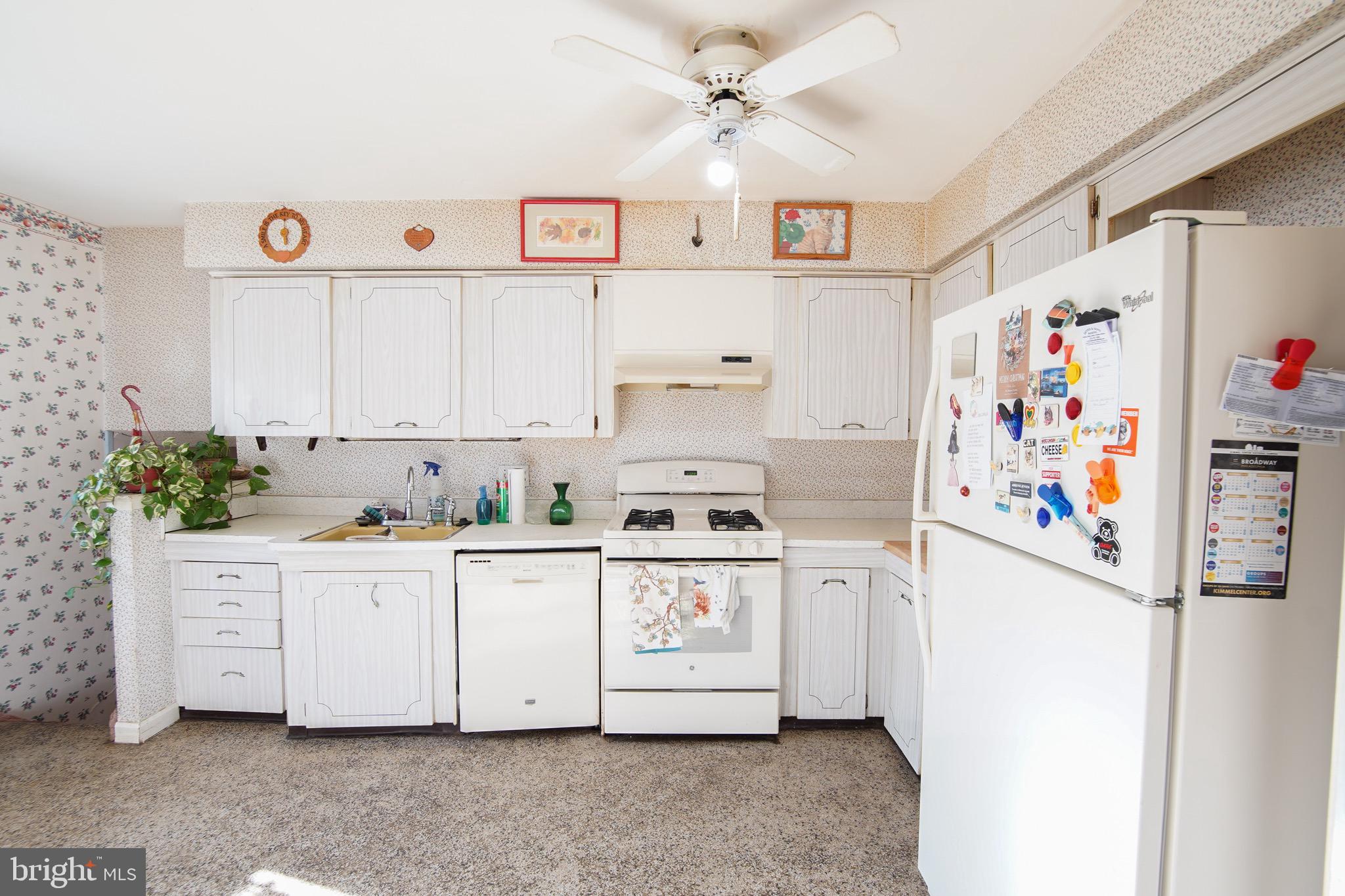 470 Pinewood Road Philadelphia, PA 19116 - Photo 2 of 29 Gallery Image 2