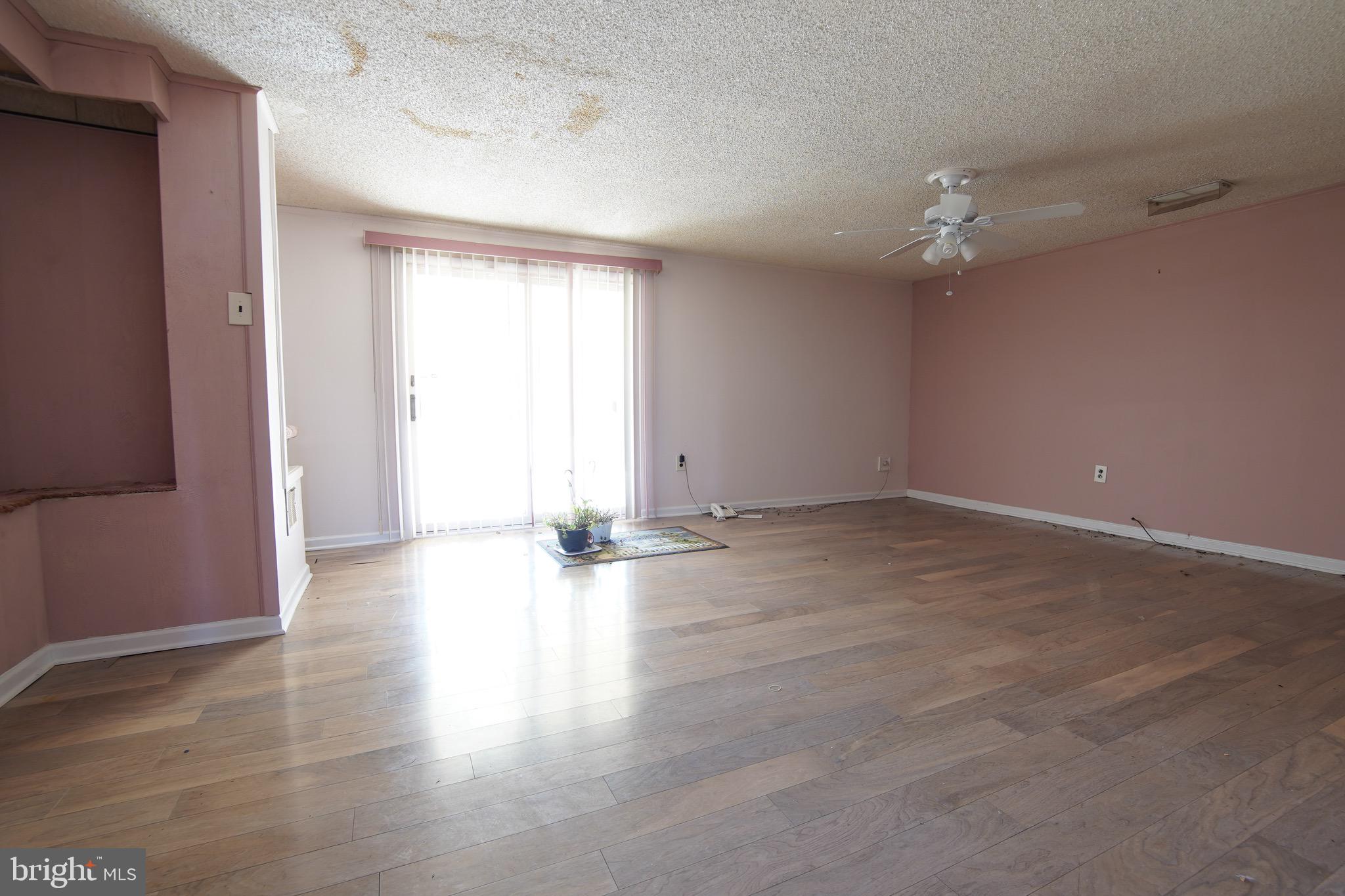 470 Pinewood Road Philadelphia, PA 19116 - Photo 5 of 29 Gallery Image 5
