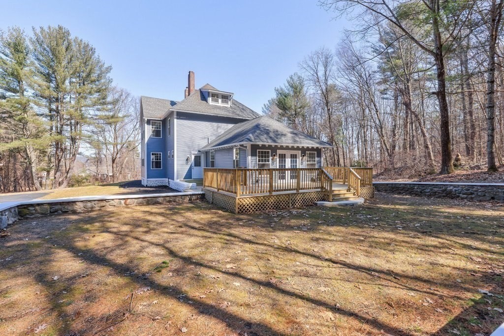 370 Thompson Road Webster, MA 01570 - Photo 13 of 42