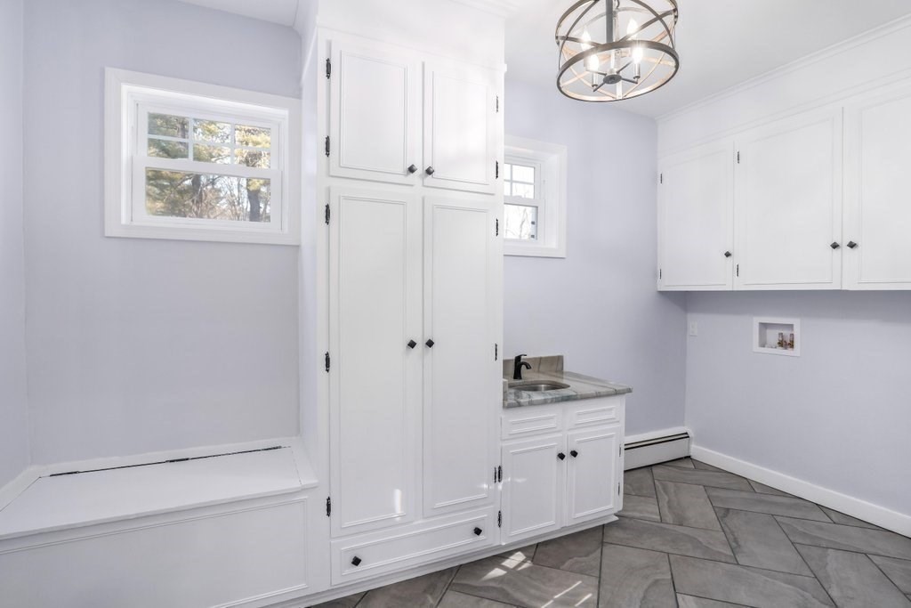 370 Thompson Road Webster, MA 01570 - Photo 14 of 42