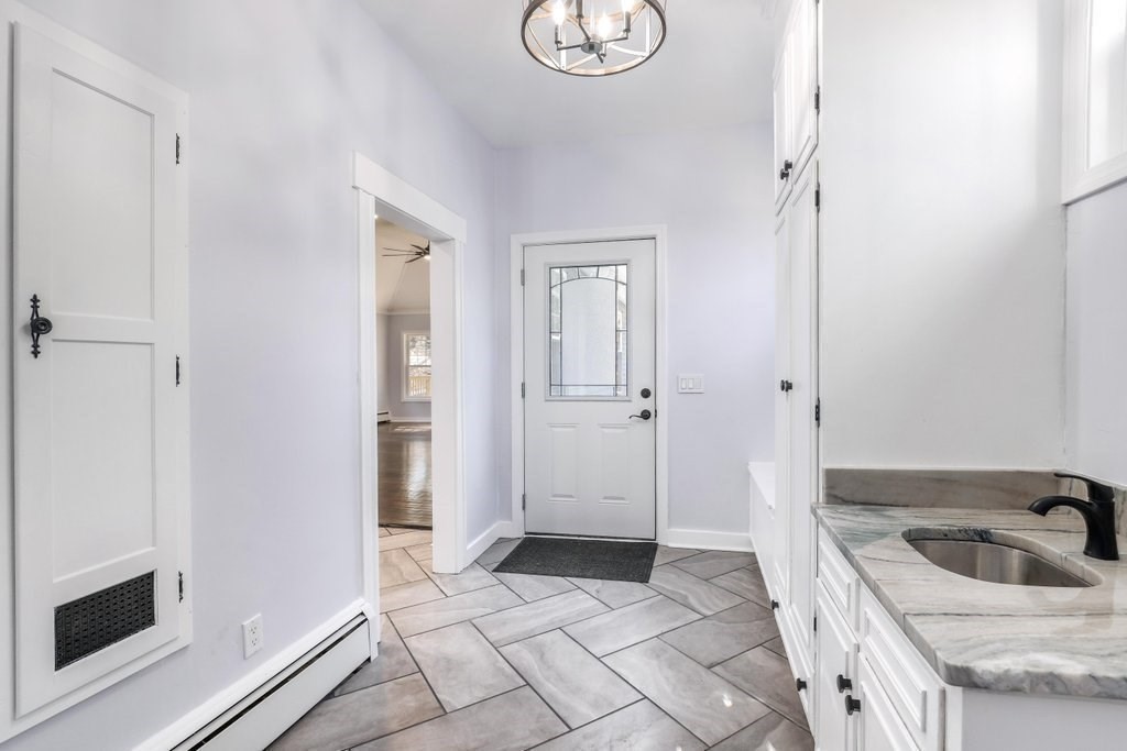 370 Thompson Road Webster, MA 01570 - Photo 15 of 42