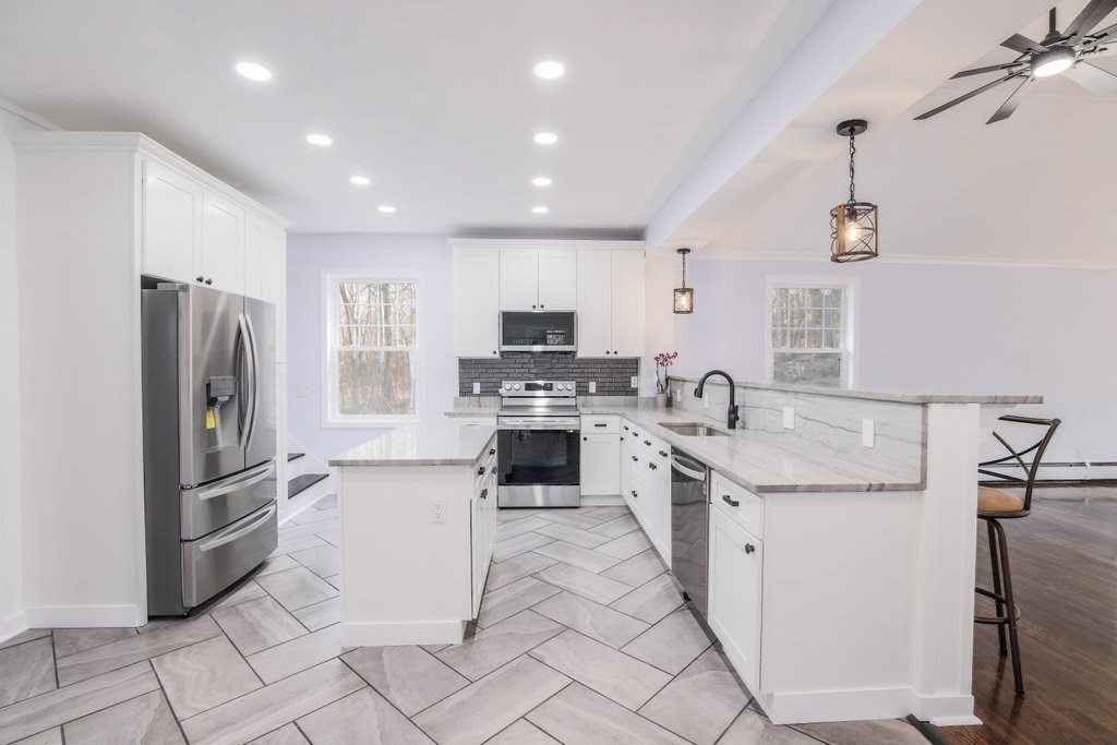 370 Thompson Road Webster, MA 01570 - Photo 19 of 42